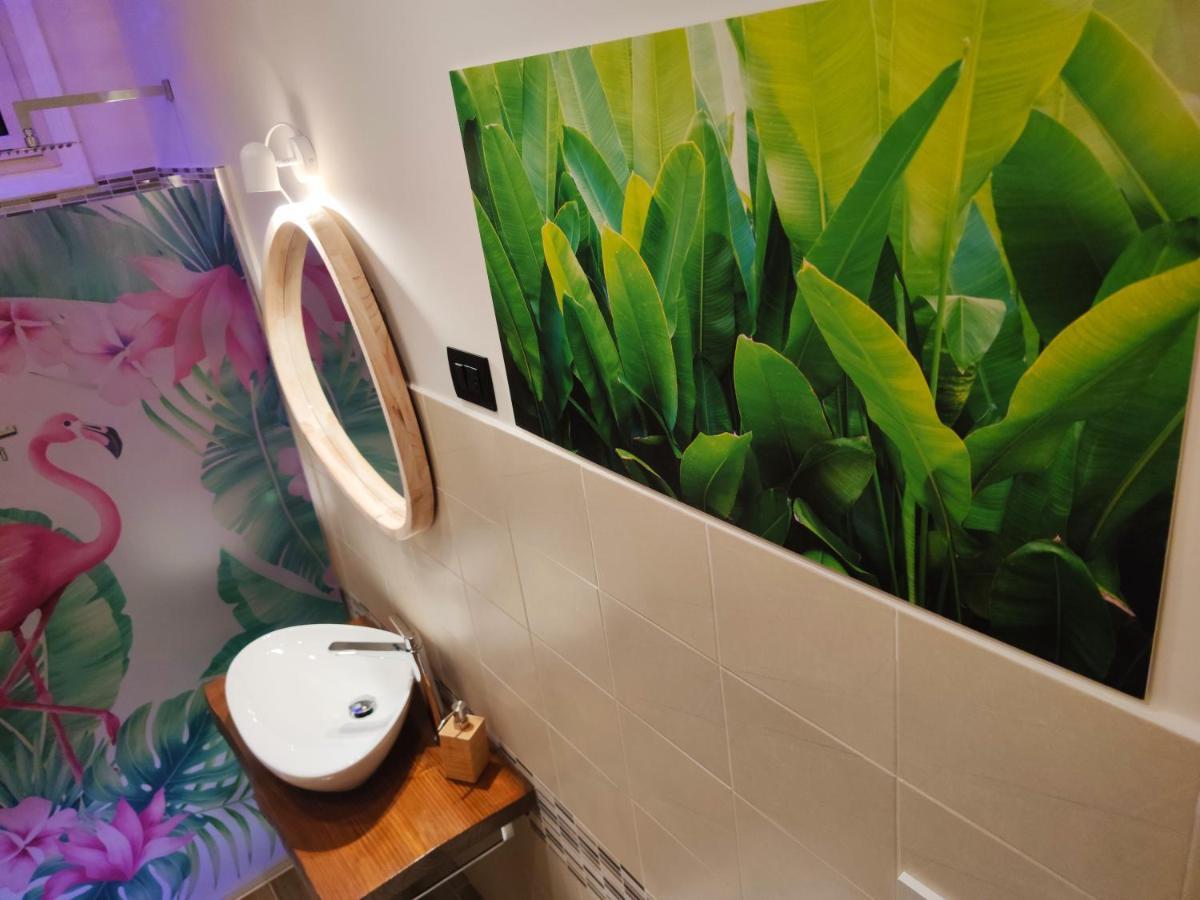 Suite Maison Tropical - Luxury Apartment In บารี ภายนอก รูปภาพ