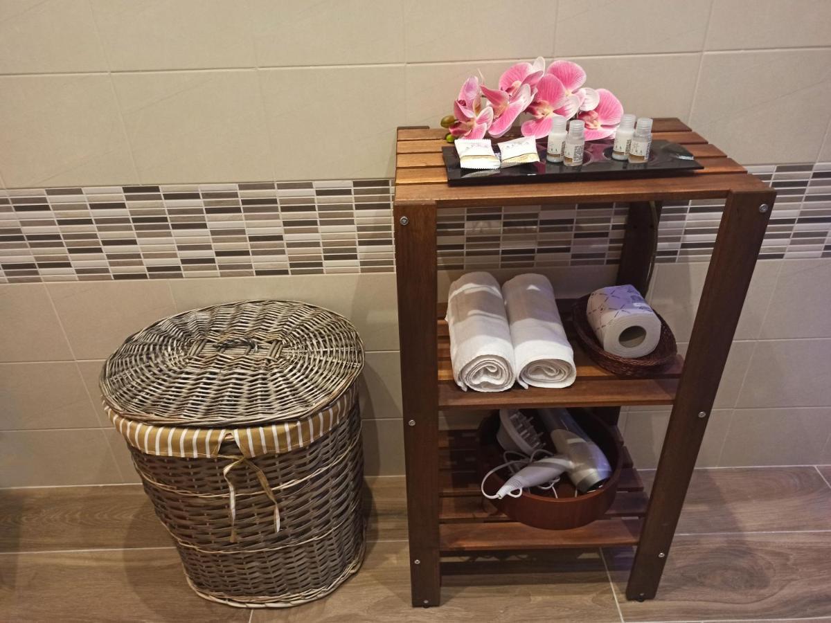 Suite Maison Tropical - Luxury Apartment In บารี ภายนอก รูปภาพ