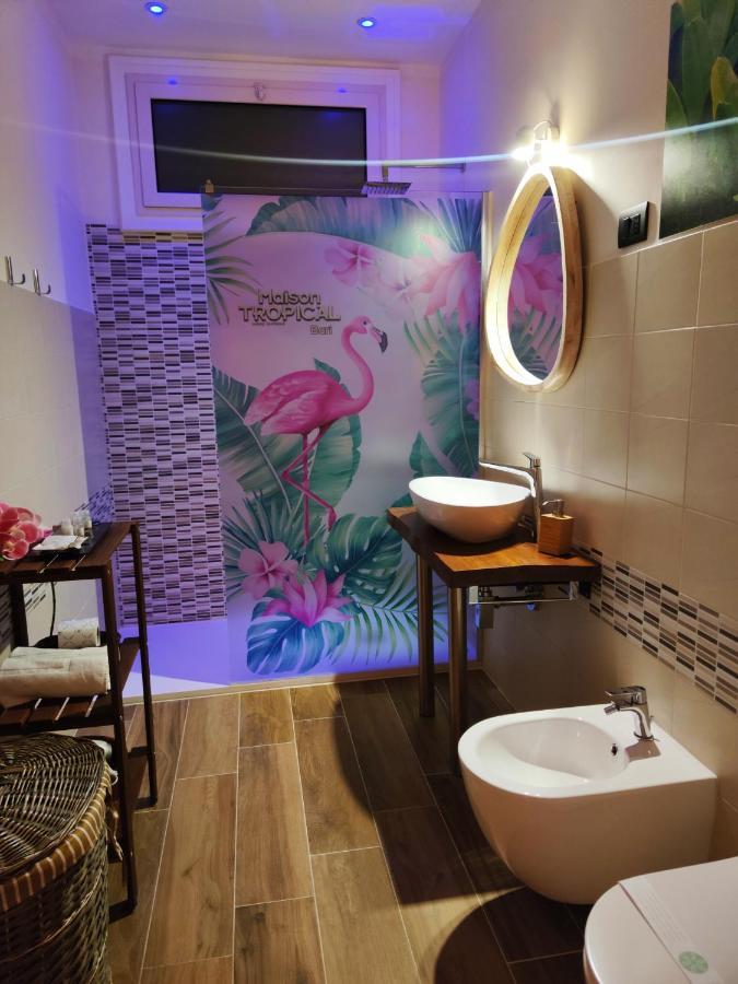 Suite Maison Tropical - Luxury Apartment In บารี ภายนอก รูปภาพ